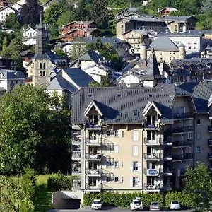94 m2 spacieux insonorisé en PLEIN CENTRE - deux parkings couverts gratuits et WIFI gratuit ! Appartement